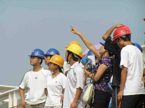 樓板滲水漏水怎么處理?房頂漏水用哪種原材料?